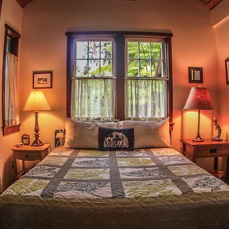 Ferny Hollow: Romantic Rainforest Cottage Volcano Zewnętrze zdjęcie