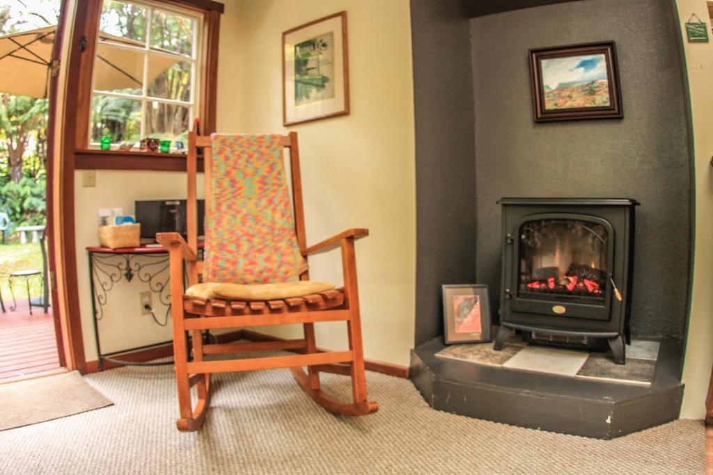 Ferny Hollow: Romantic Rainforest Cottage Volcano Zewnętrze zdjęcie